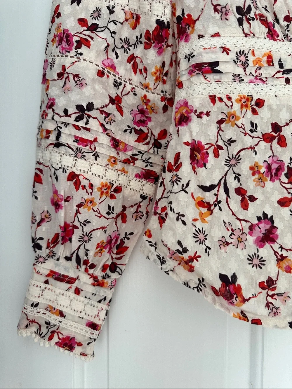 By Anthropologie Puff Sleeve Lace Floral Blouse in Size 2